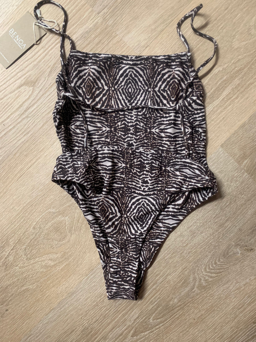 BENOA24 'EXCLUSIVE' IWA ONEPIECE SAFARI BIKINI HANALEI