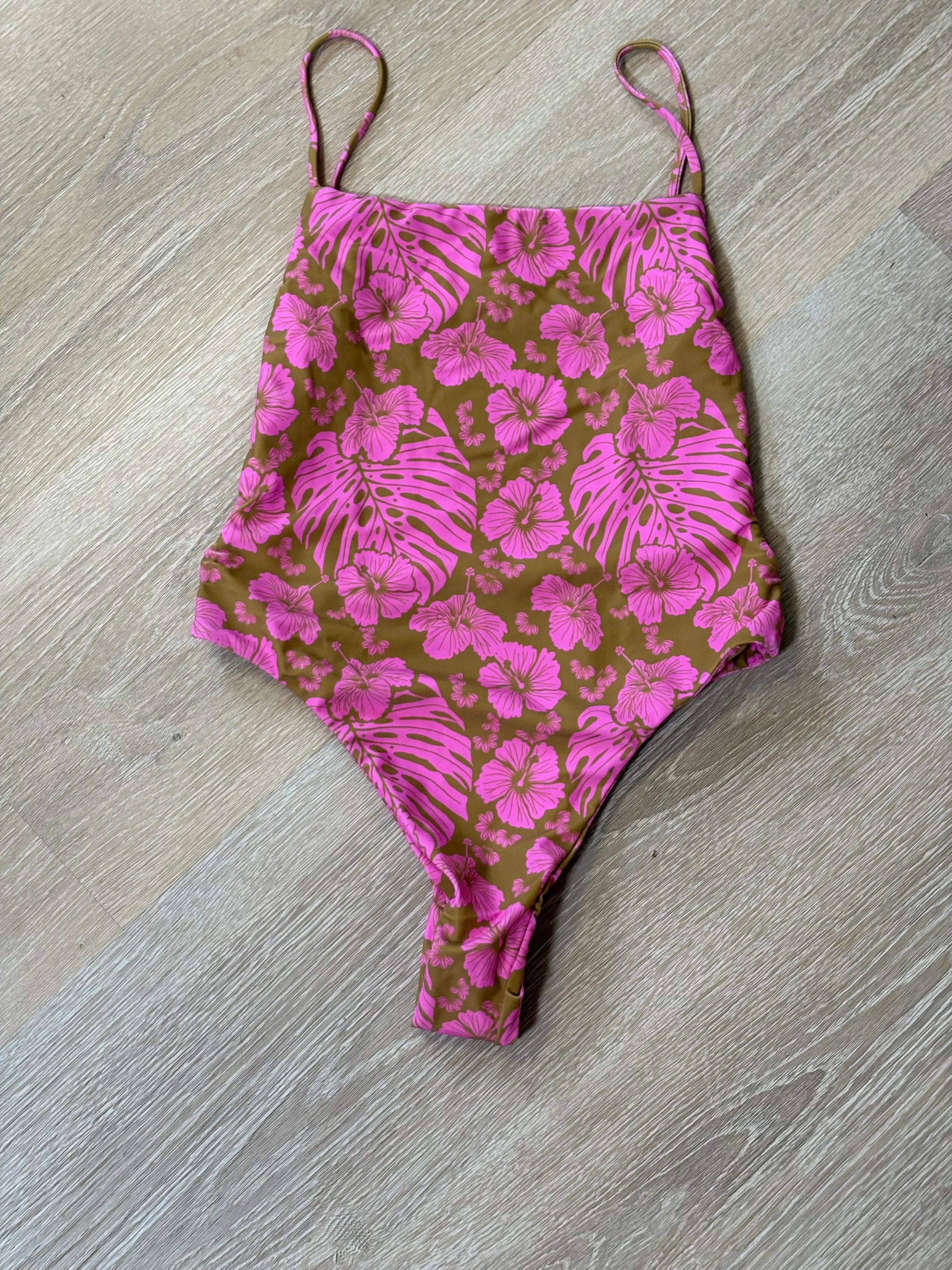 BENOA25-IWA ONEPIECE-GARDEN – BIKINI HANALEI