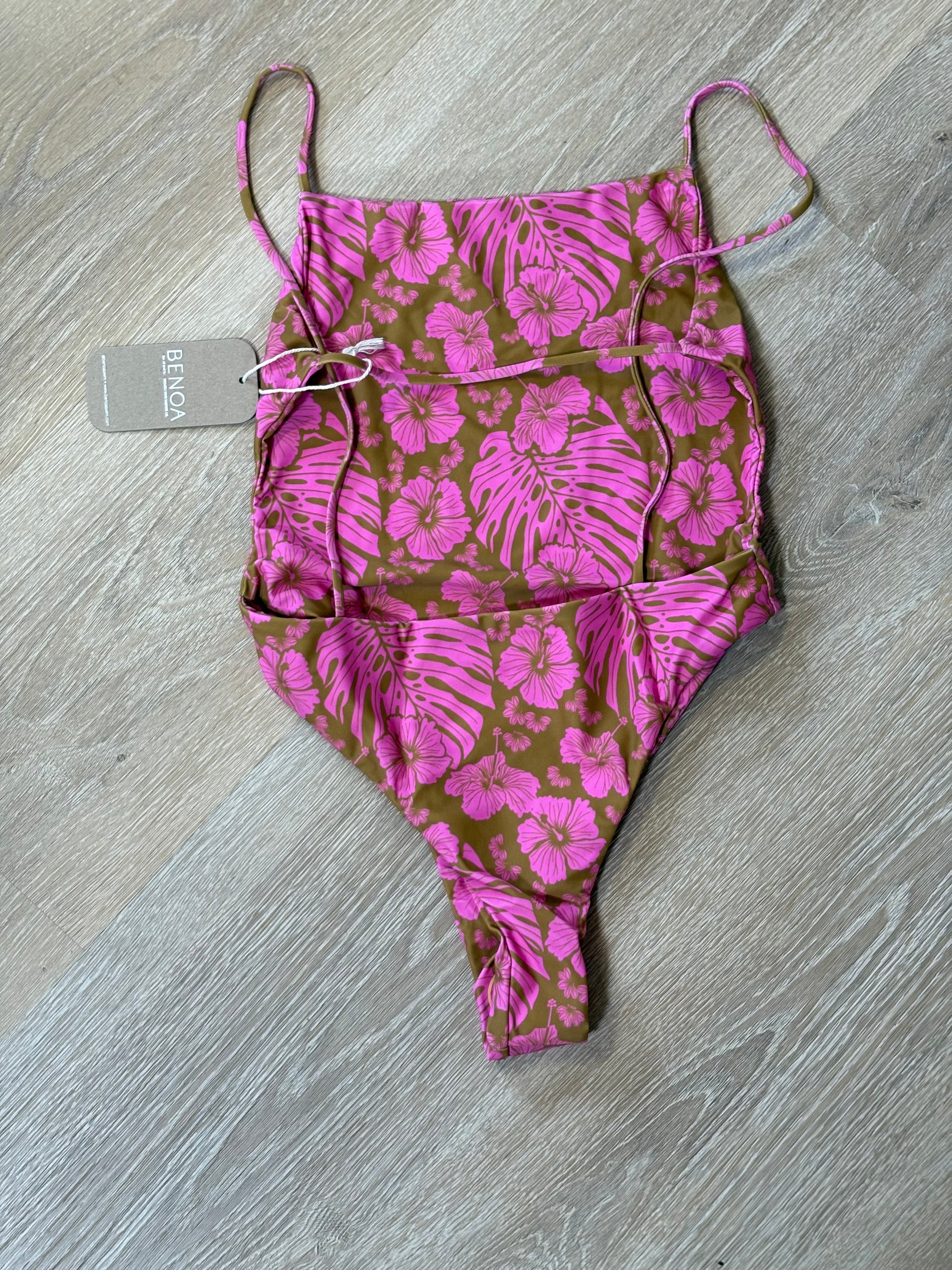 BENOA25-IWA ONEPIECE-GARDEN – BIKINI HANALEI